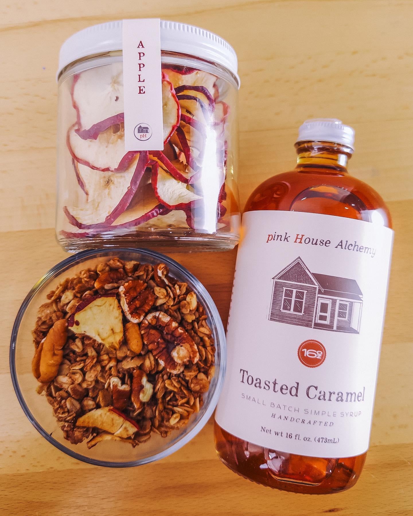 	Ingredients and nutrition panel of Toasted Caramel Simple Syrup by Pink House Alchemy – organic cane sugar-based syrup offered by Legendary Aviation Coffee.